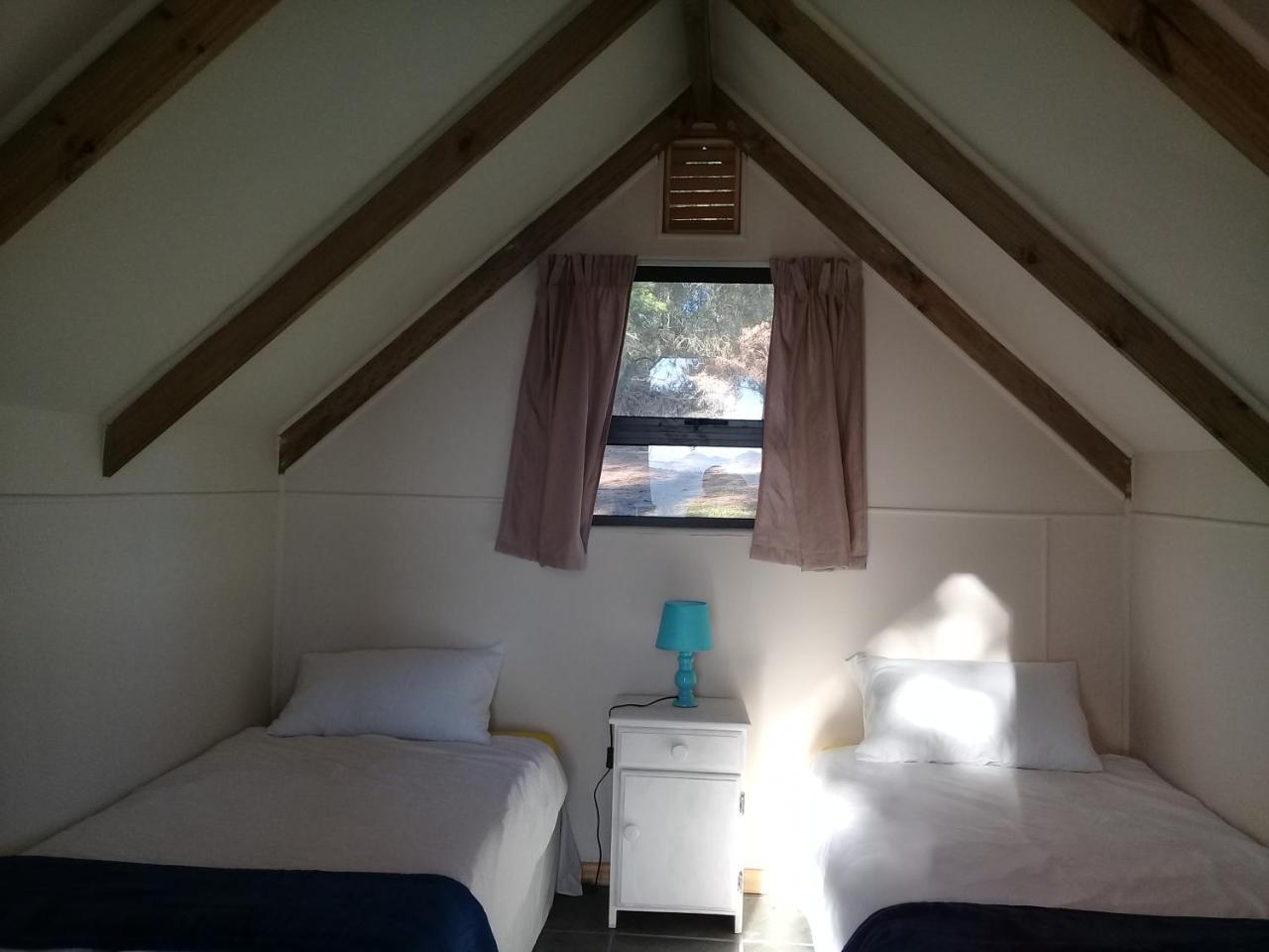 Отель Sedgefield Huts Экстерьер фото